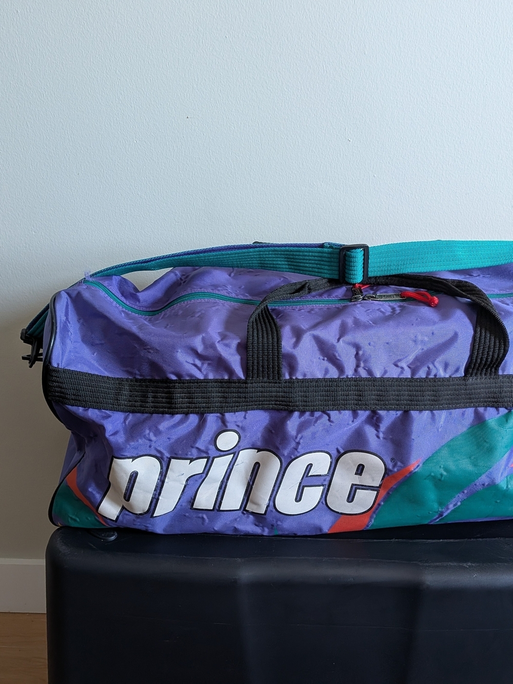 Vintage Prince Tennis Duffel Bag Purple Retro Gym Travel Sports Bag 80s 90s - Picture 8 of 10